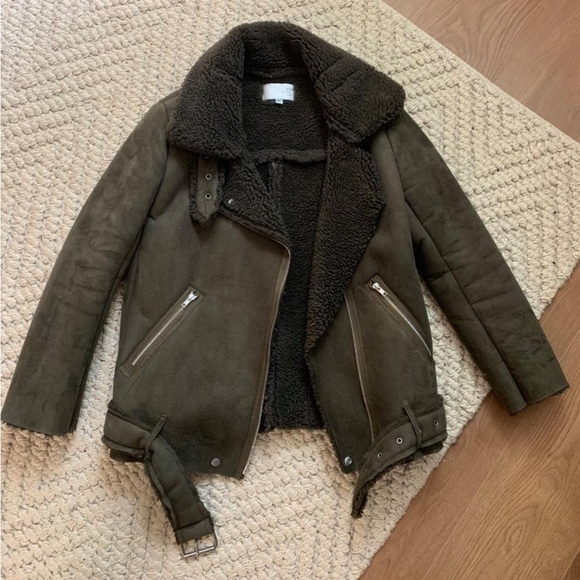 SOLD ✨Size small - Shearling jacket - Picture 1 of 2